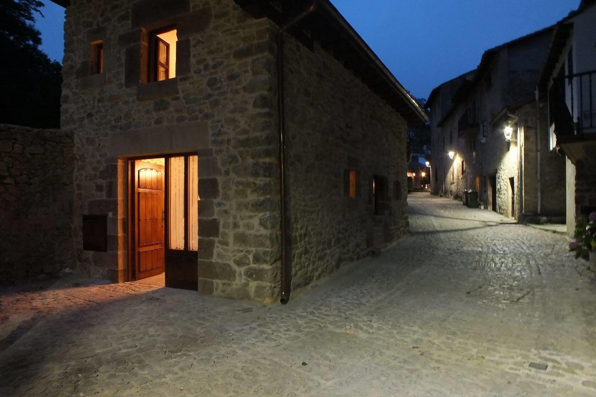 Apartamentos Legado De Santillana Santillana del Mar Exterior photo